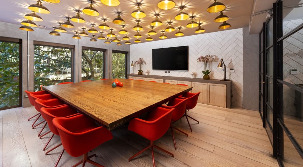 Spotlight on City Pavilion, Cannon Green: A Day in the Office – Knight Frank (UK)