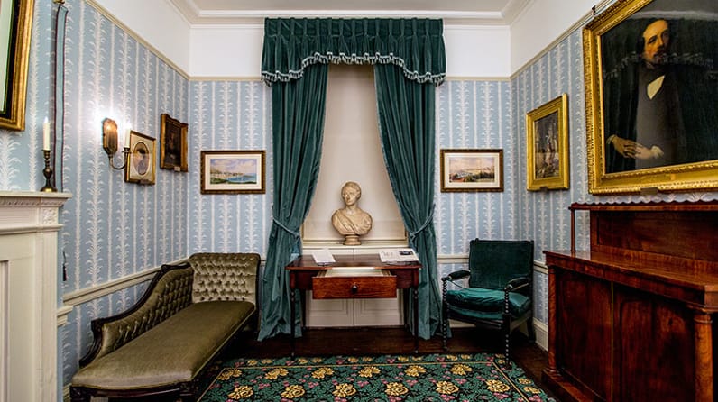 Your chair for his chaise longue